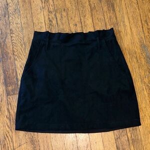 Abercrombie & Fitch | Black Mini Skirt (Small) 🐈‍⬛